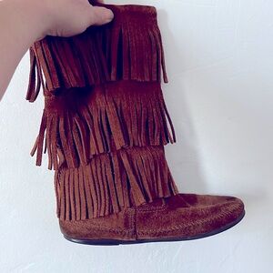 MinneTonka Boots